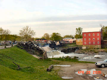 Bridgeton CB fire photo by Cathy Harkrider, May 28, 2005